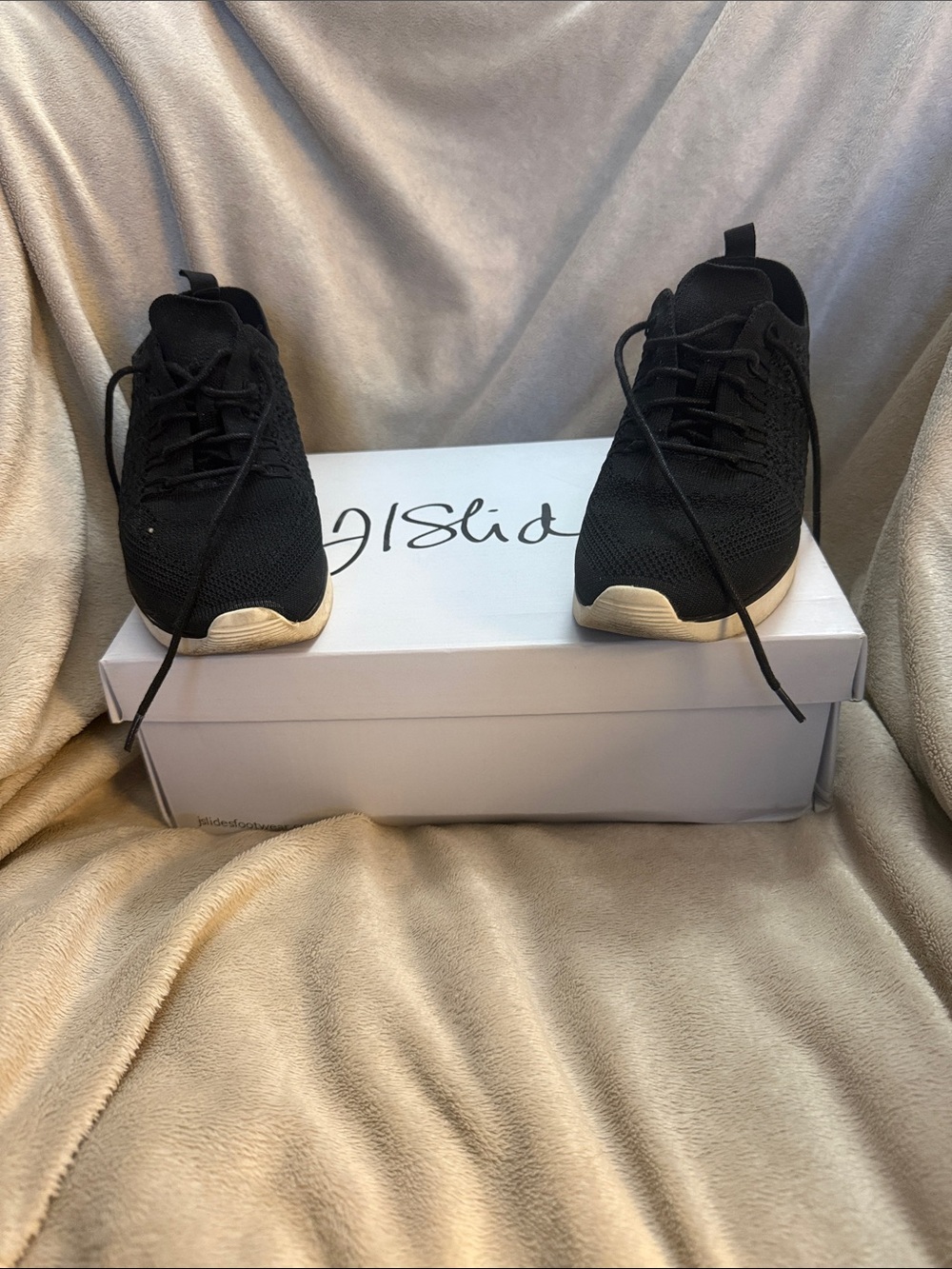 J/Slides Black Knit Woman’s Sneakers -